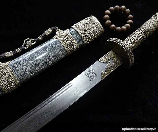 handmade-damascus-steel-sword-640x533.jp