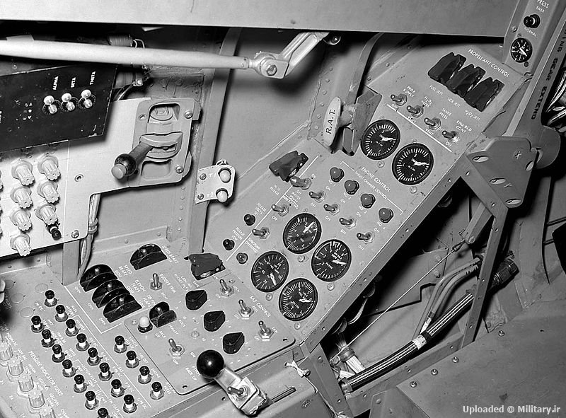 800px-Northrop_HL-10_cockpit.jpg