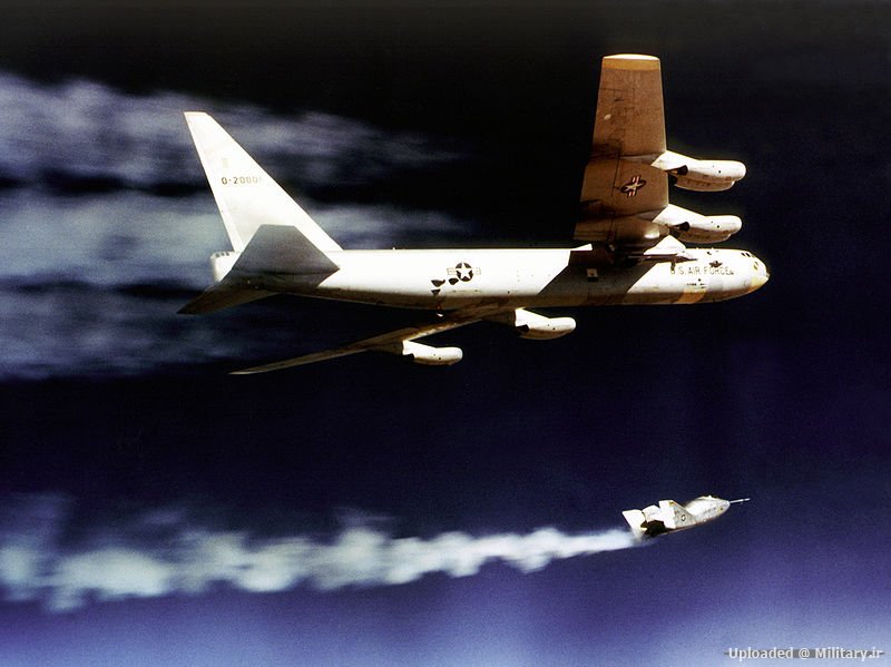 800px-X-24A_Powered_Flight_Drop_from_B-5