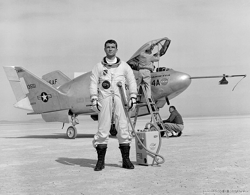 800px-Pilot_Major_Cecil_Powell_and_the_X