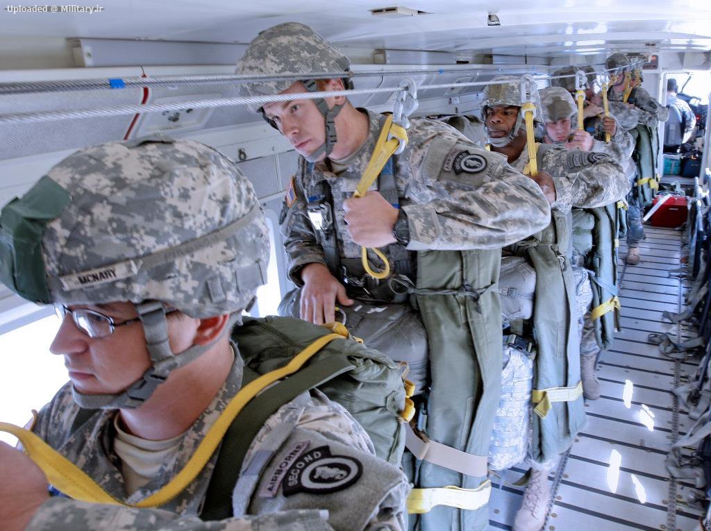 Alaska_paratroopers_train_with_C-23_Sher