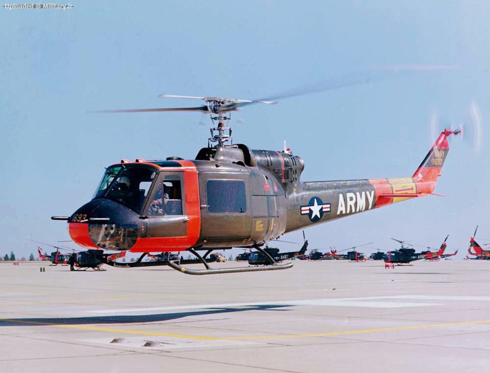 Bell_UH-1A_Iroquois_in_flight.jpg