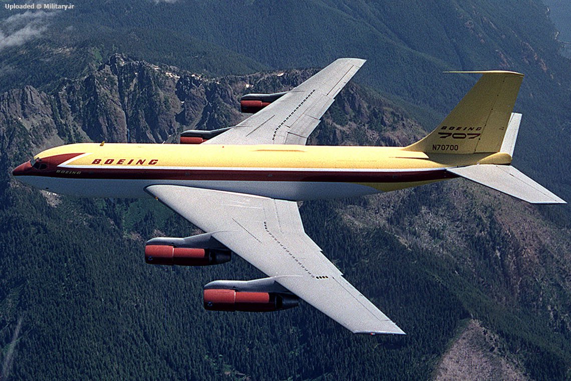 Boeing_367-80_in_flight.jpg