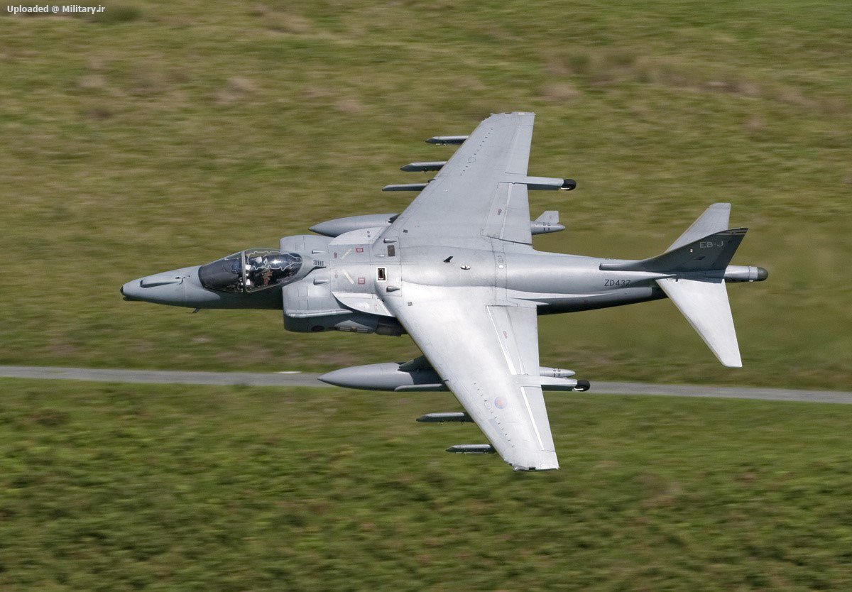 British_Aerospace_Harrier_GR9_4.jpg