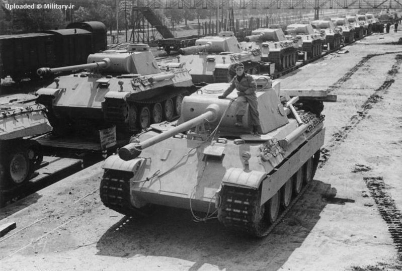 Bundesarchiv_Bild_183-H262582C_Panzer_V_