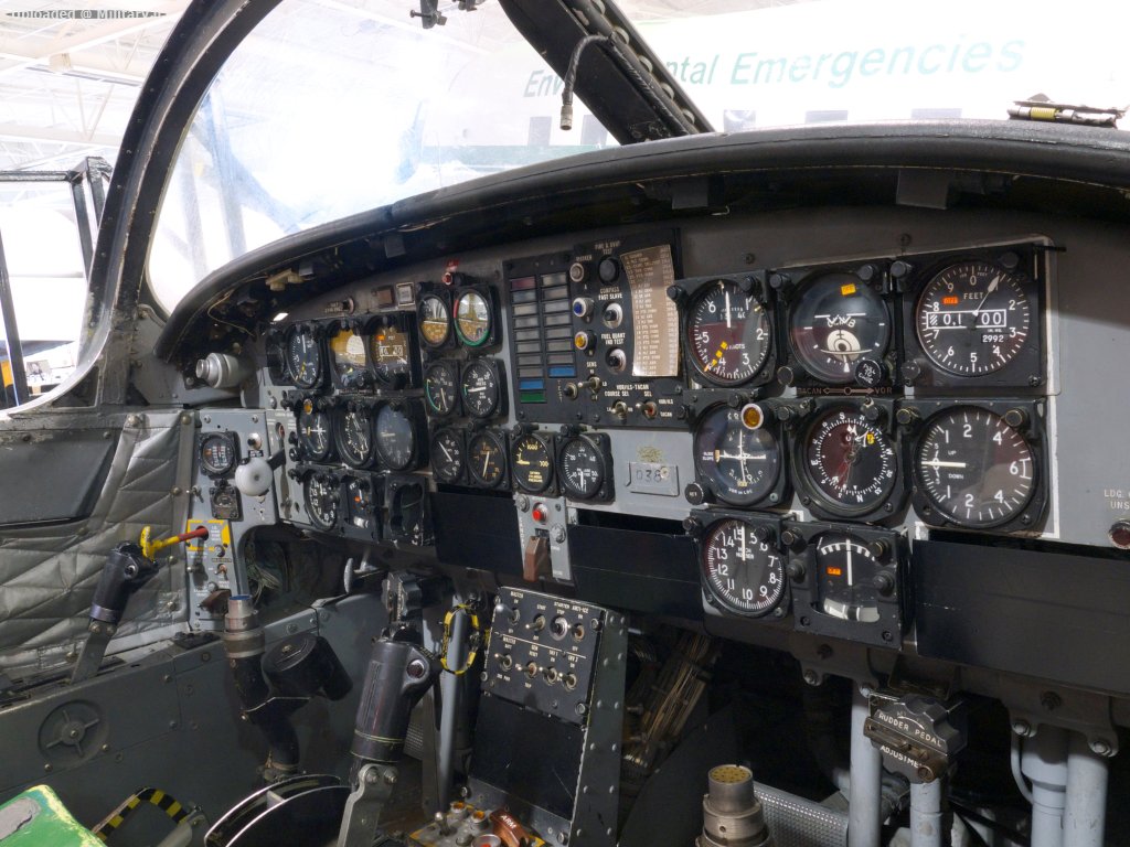 CT-114_cockpit_CWHM.jpg