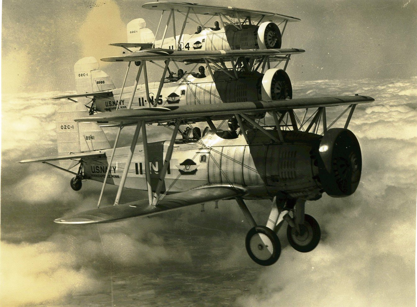 Curtiss_F8C-5_Formation2C_circa_1930.jpg