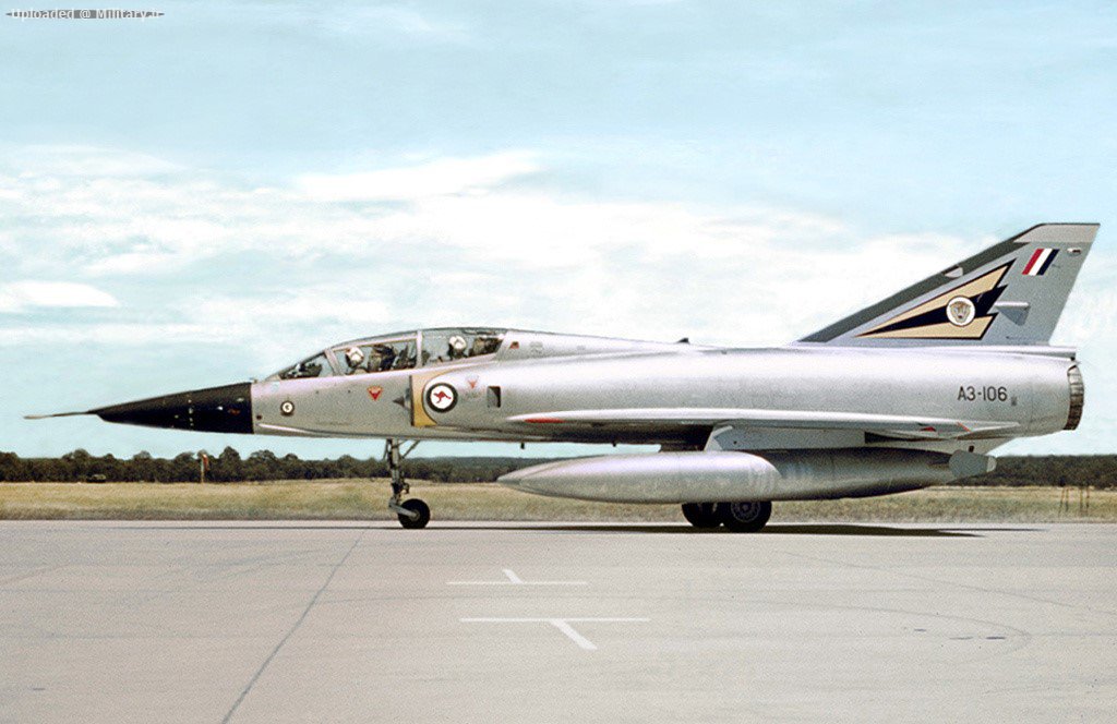 Dassault_28GAF29_Mirage_IIID.jpg