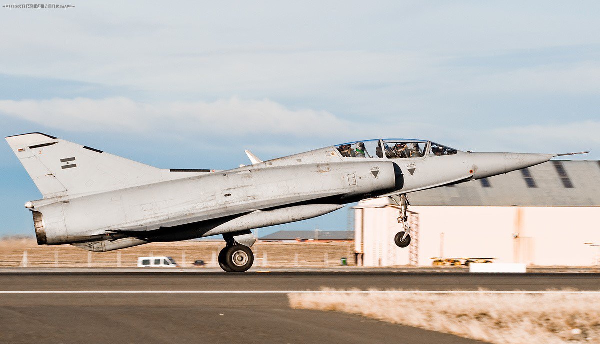 Dassault_Mirage_IIIDA_2.jpg