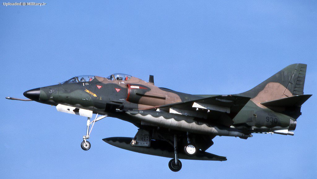 Douglas_TA-4SU_Skyhawk_1.jpg