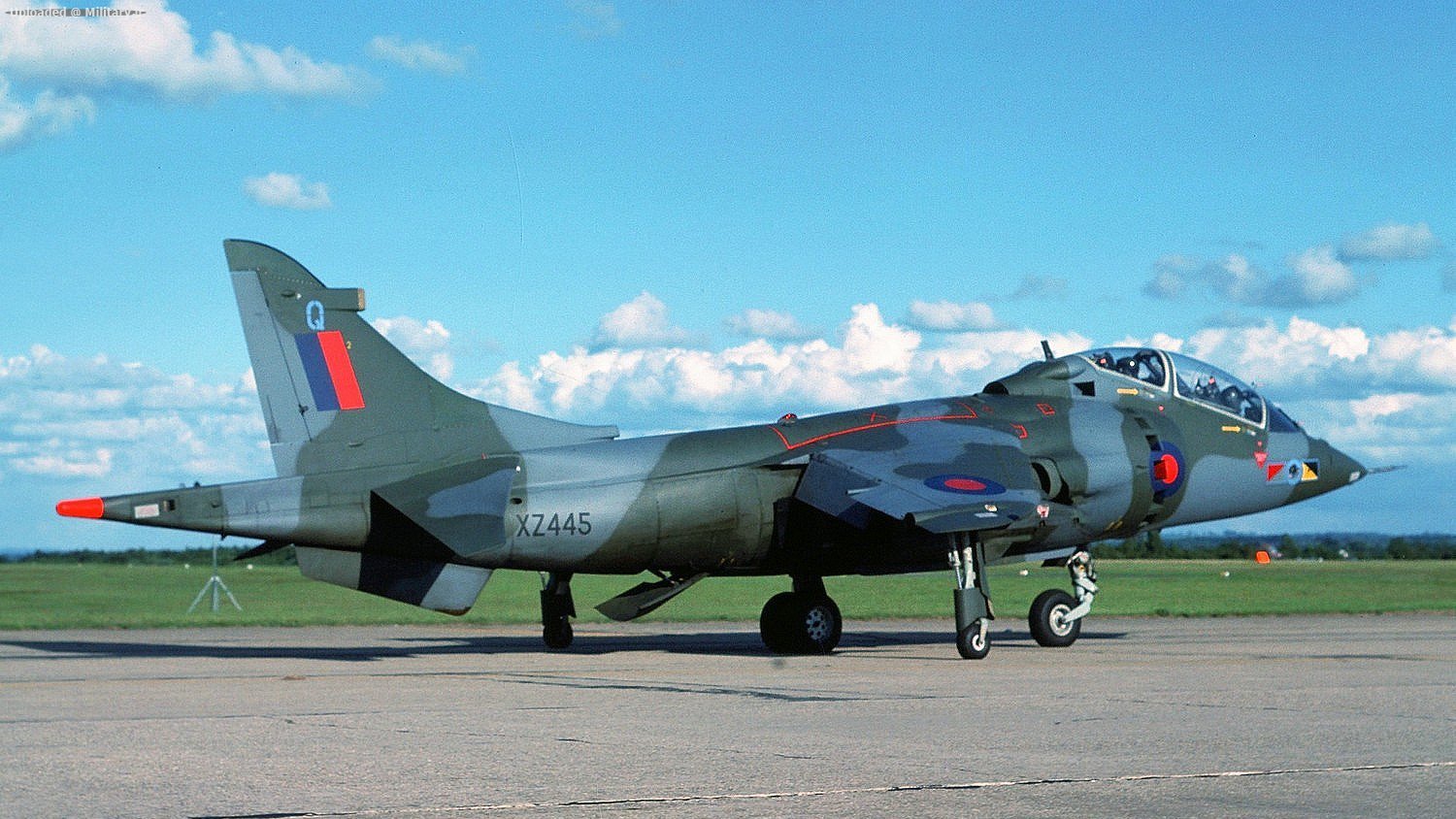 Hawker_Siddeley_Harrier_T4.jpg