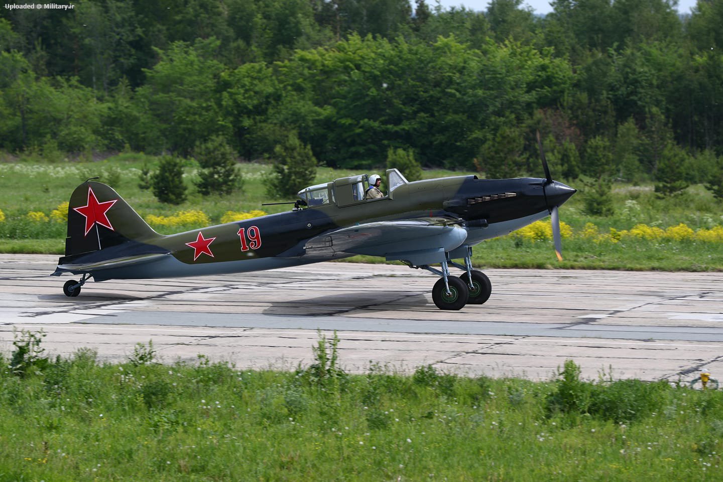 Ilyushin-Il-2-Flies-in-Russia_2.jpeg