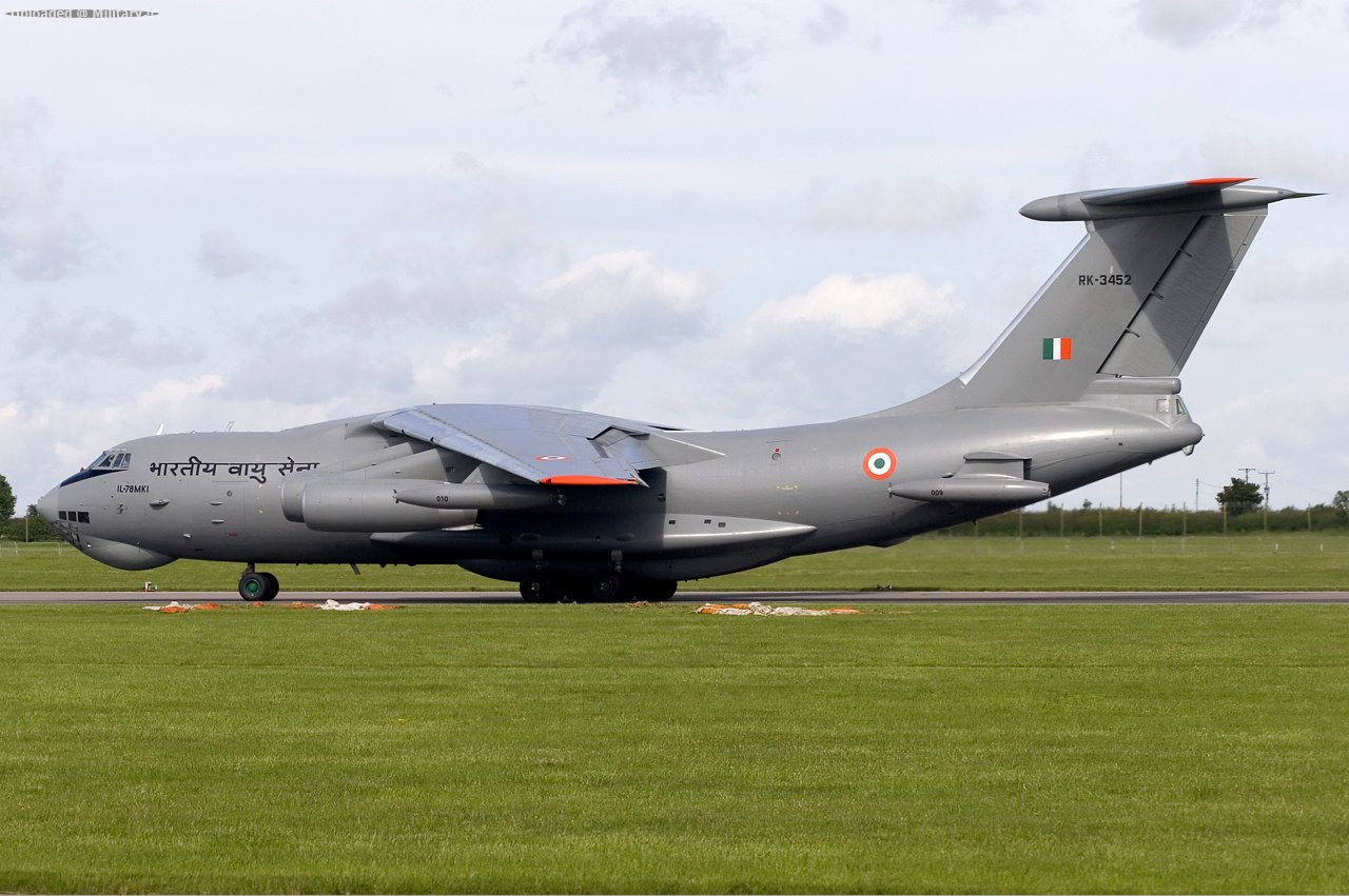 Indian_Air_Force_Ilyushin_Il-78MKI_Lofti
