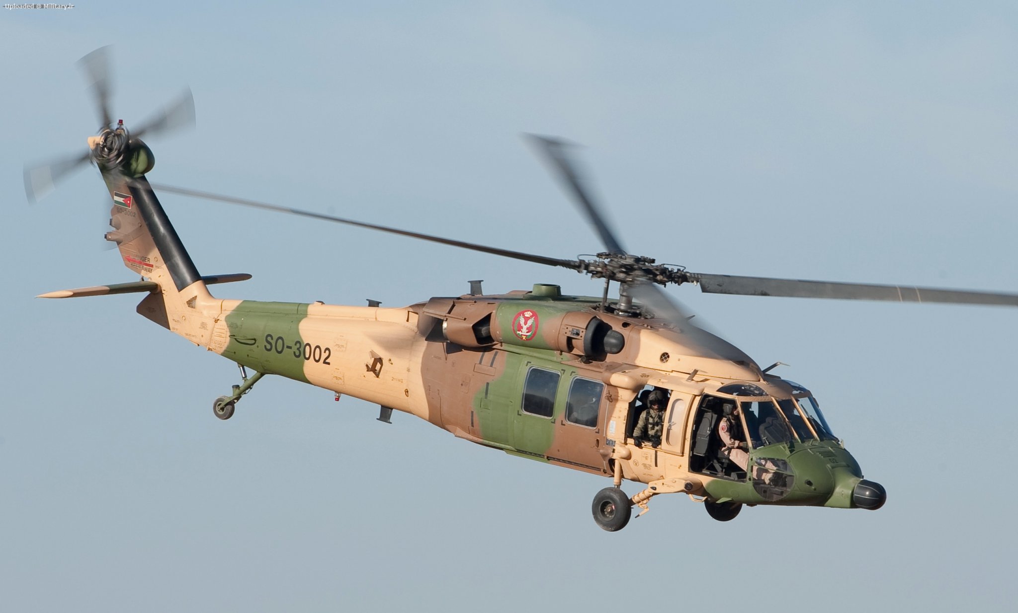 Jordanian_Air_Force_UH-60_Black_Hawk_hel