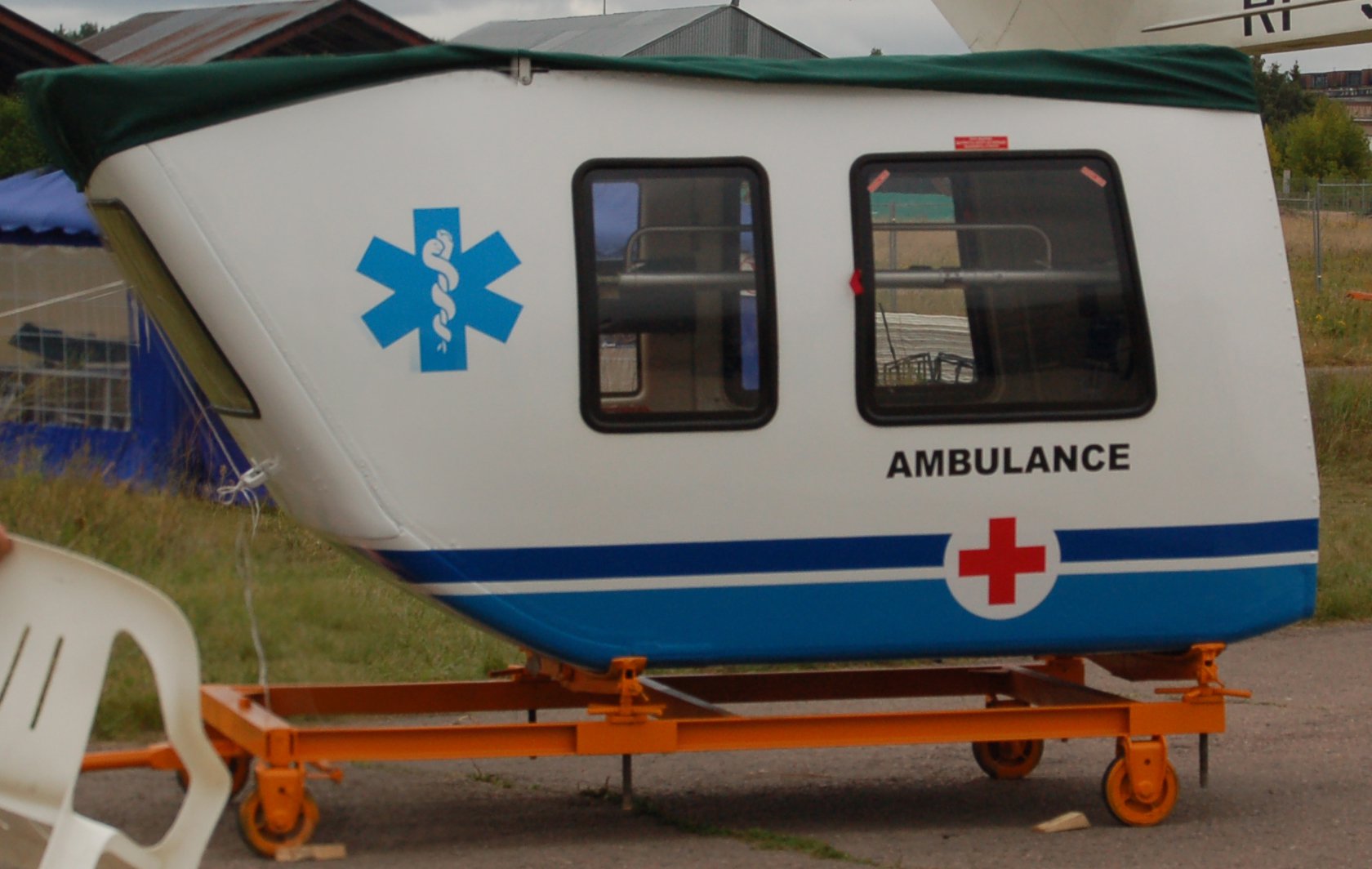 Ka-226_ambulance_module_maks2009.jpg