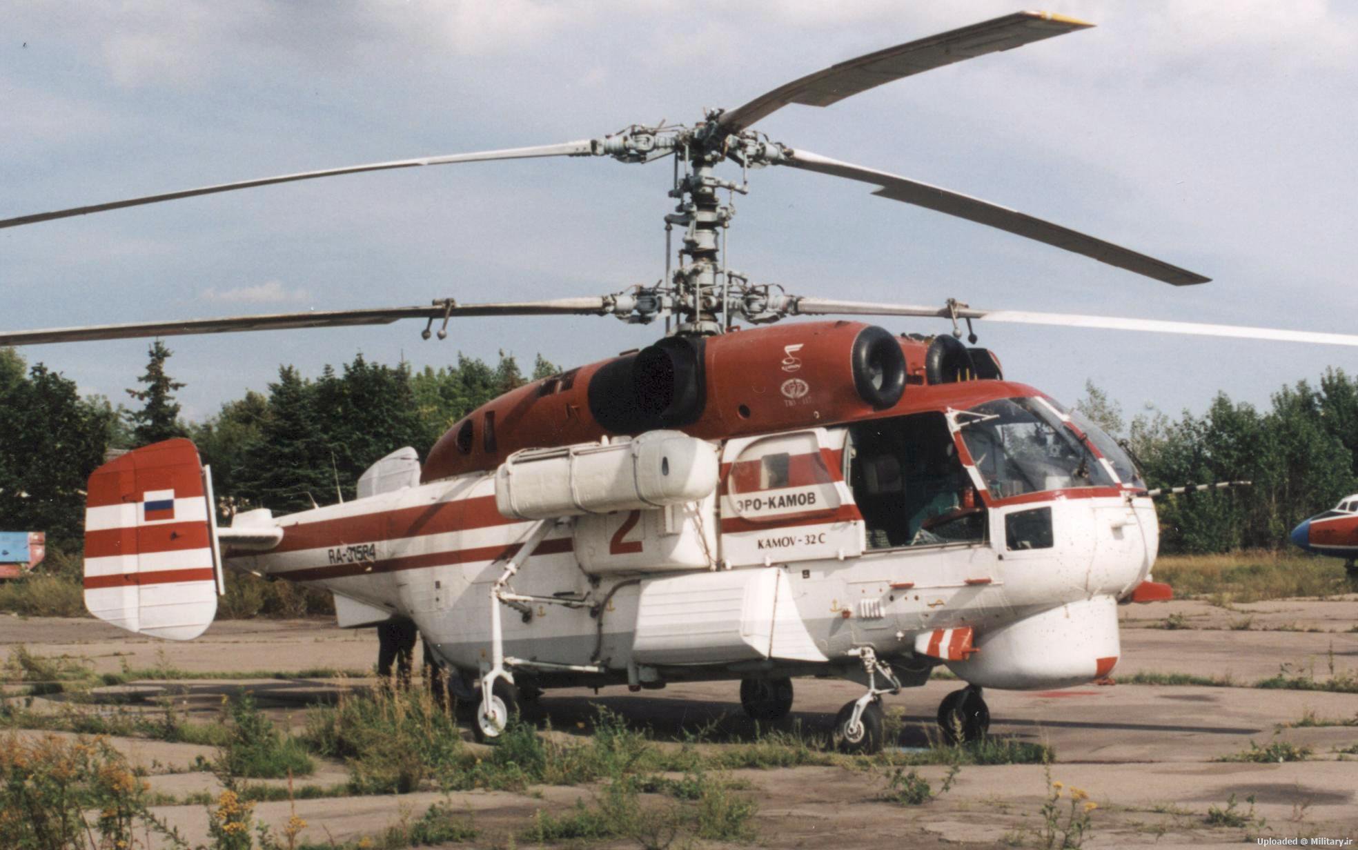 Kamov_Ka-32S_Omega_Hc_Moscow_2004.jpg