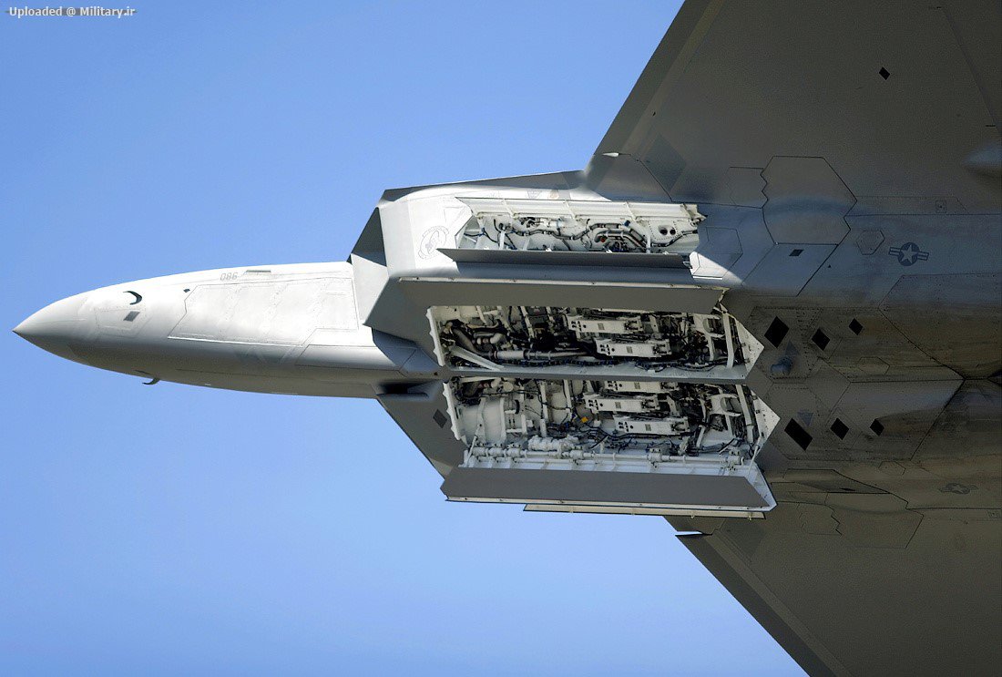 Lockheed_Martin_F-22A_Raptor__2.jpg