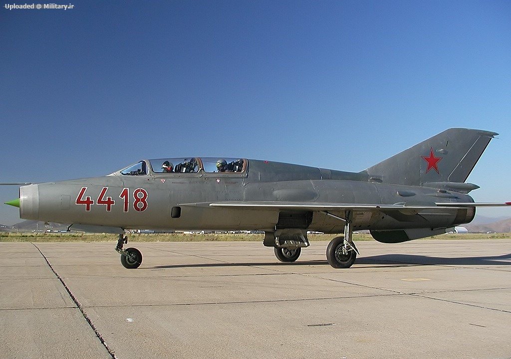 Mikoyan-Gurevich_MiG-21U_5.jpg