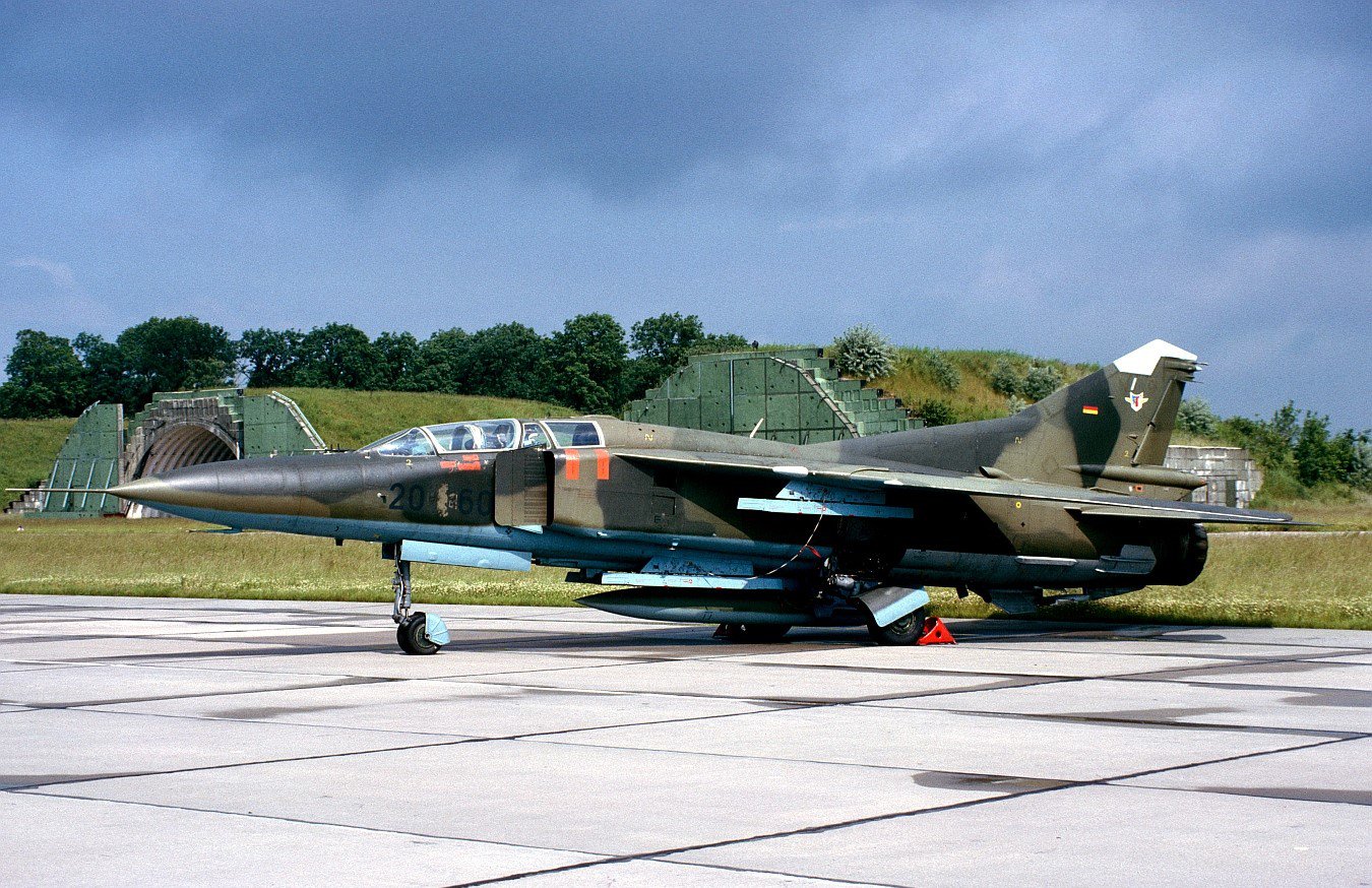 Mikoyan-Gurevich_MiG-23UB.jpg