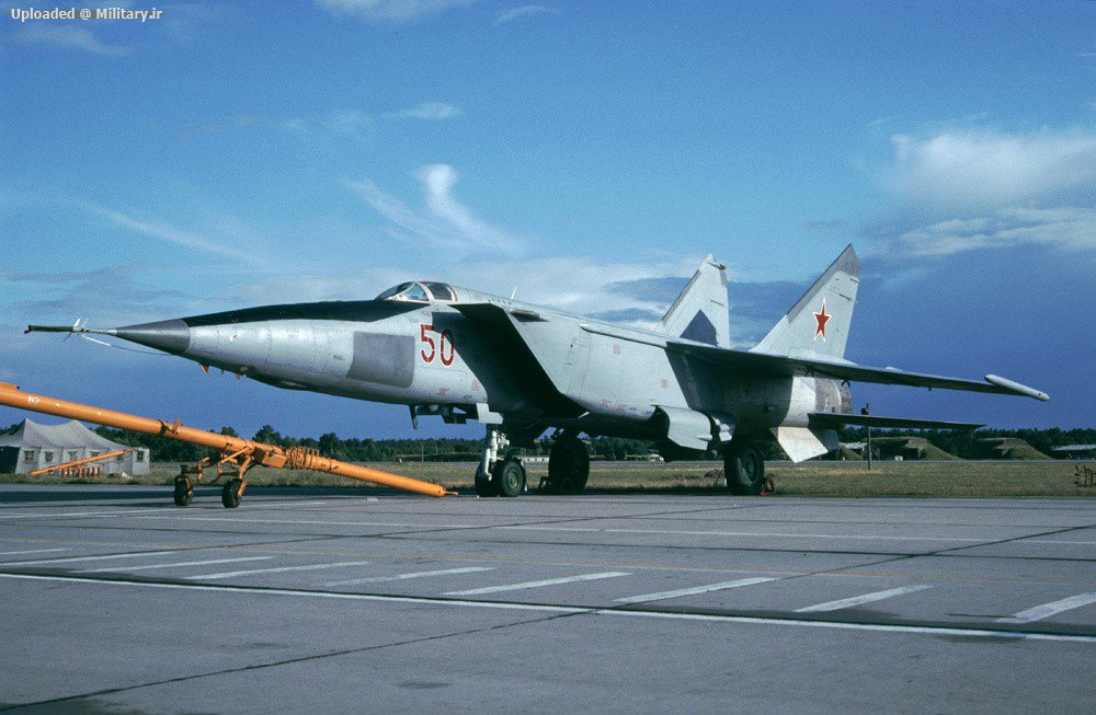 Mikoyan-Gurevich_MiG-25RBK.jpg