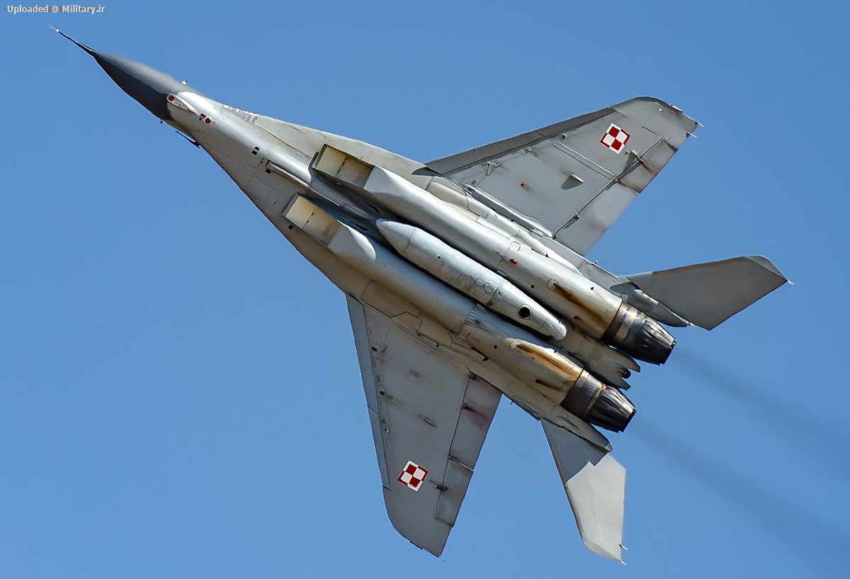 Mikoyan-Gurevich_MiG-29A~0.jpg