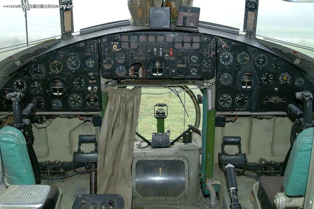 Mil_Mi-6_cockpit_Youri_Kabernik.jpg