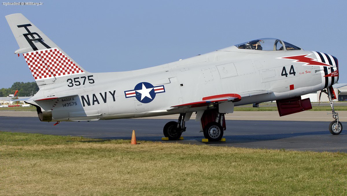 North_American_FJ-4B_Fury_1.jpg