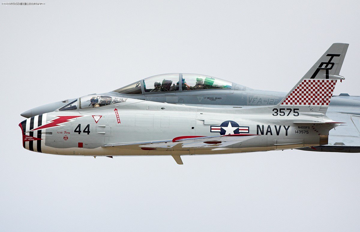 North_American_FJ-4B_Fury__6.jpg