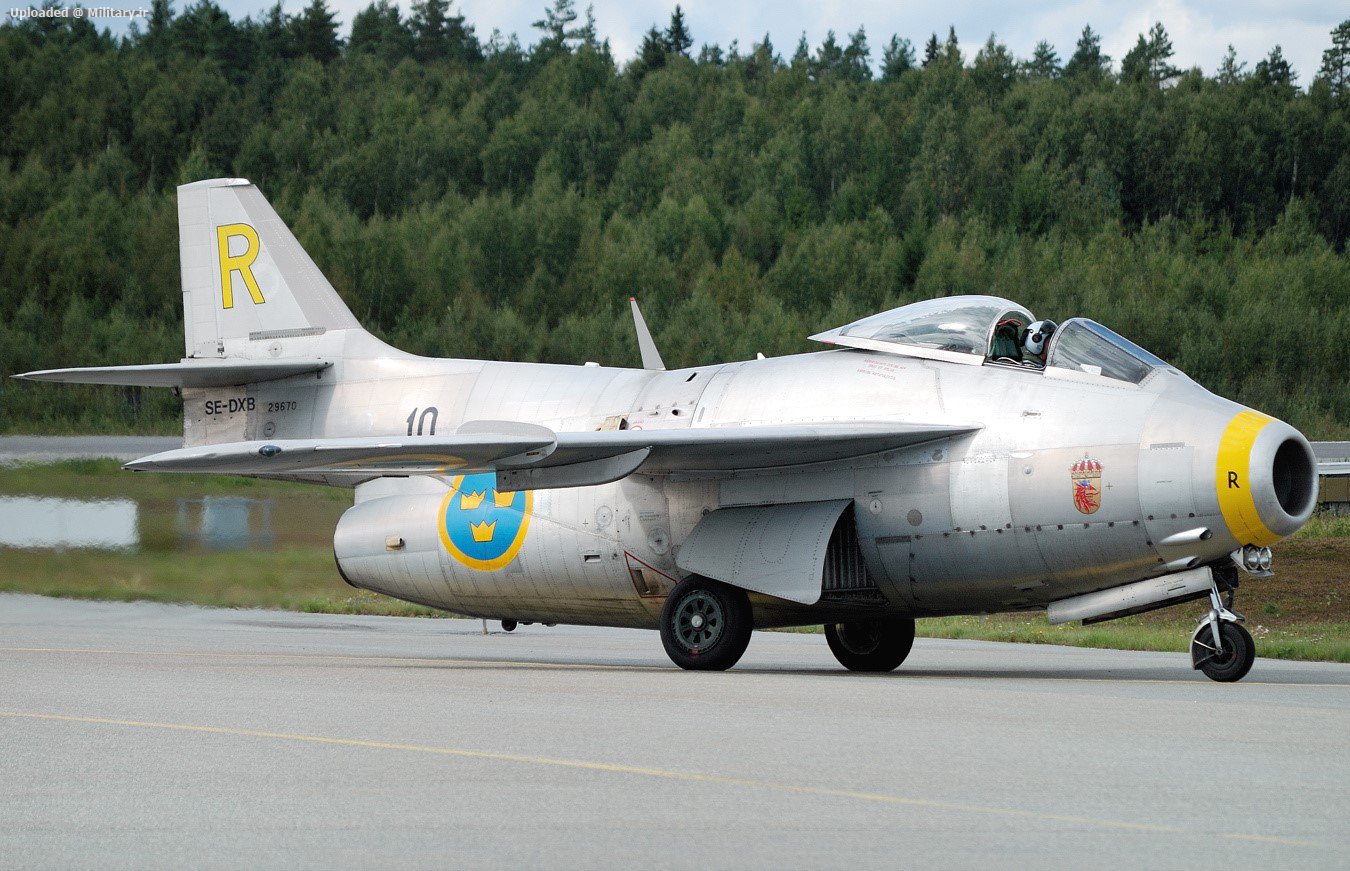 Saab_J29F_Tunnan_3.jpg
