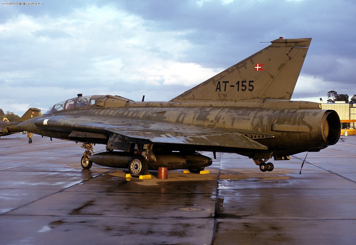 Saab_TF-35_Draken.jpg