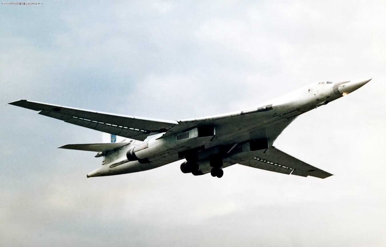 Tupolev_Tu-160.jpg