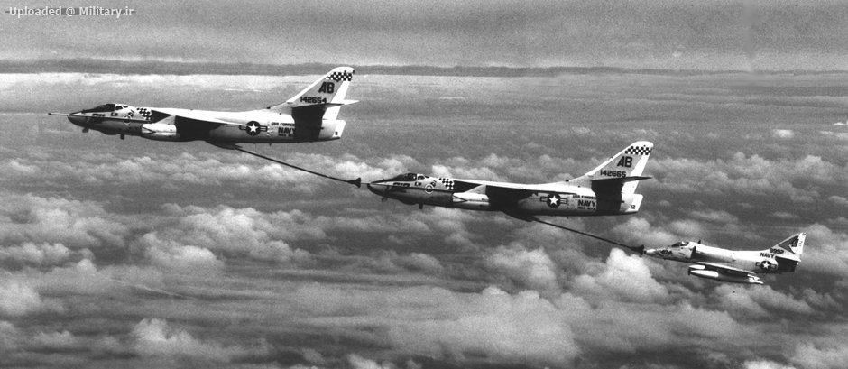 Two_A-3_Skywarriors_and_an_A-4_Skyhawk_p