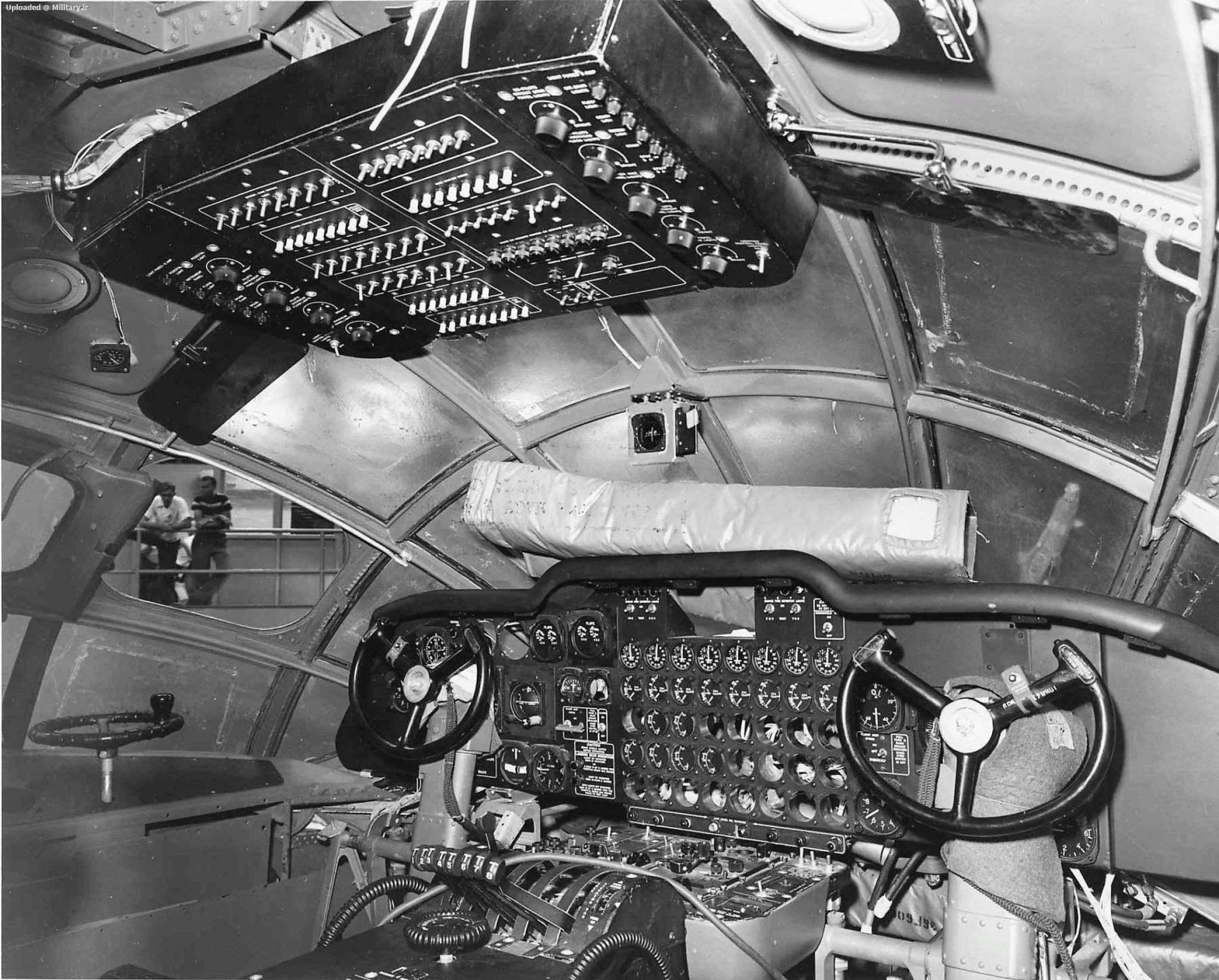 YB-60---Cockpit-x.jpg