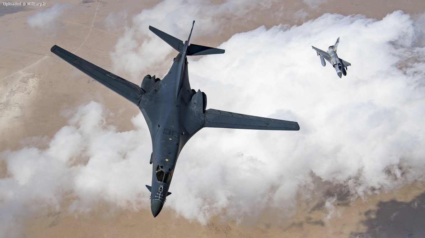 b-1b-lancer-bomber-mirage-2000-oruzhie-a