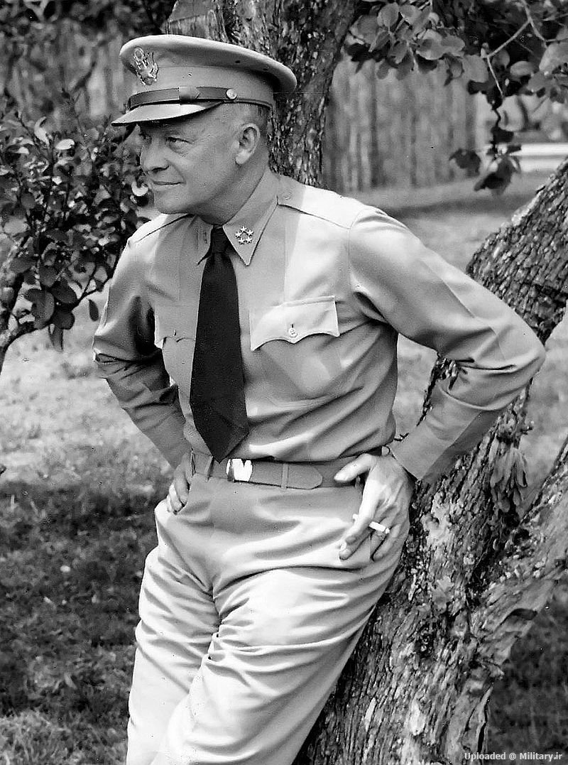 800px-Dwight_D__Eisenhower_as_General_of