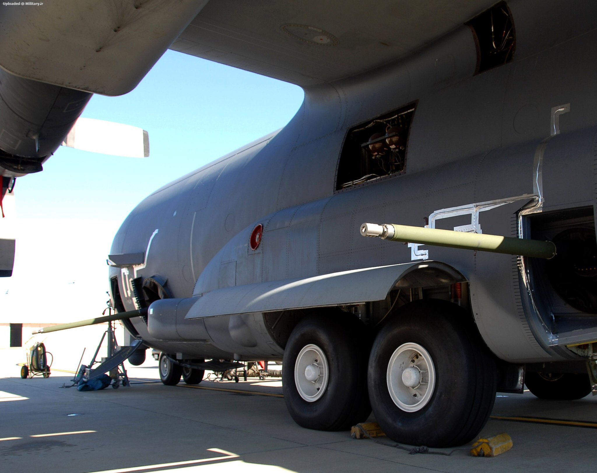 AC-130U_armed_with_two_30_mm_Bushmasters2C_2007.jpg