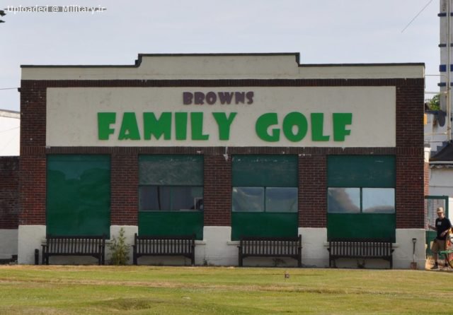 Originally_Browns_Ice_Cream_this_PLUTO_pumping_station_is_now_a_Family_Golf_venue-640x446.jpg