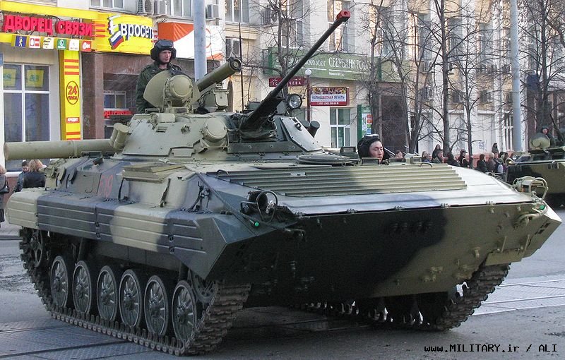 800px-BMP-2_military_parade_rehearsal~0.