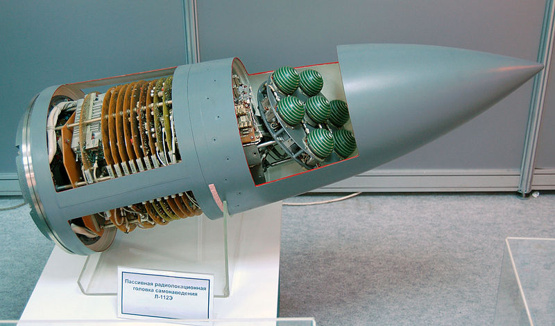 800px-Seeker_of_Kh-31_missile.jpg