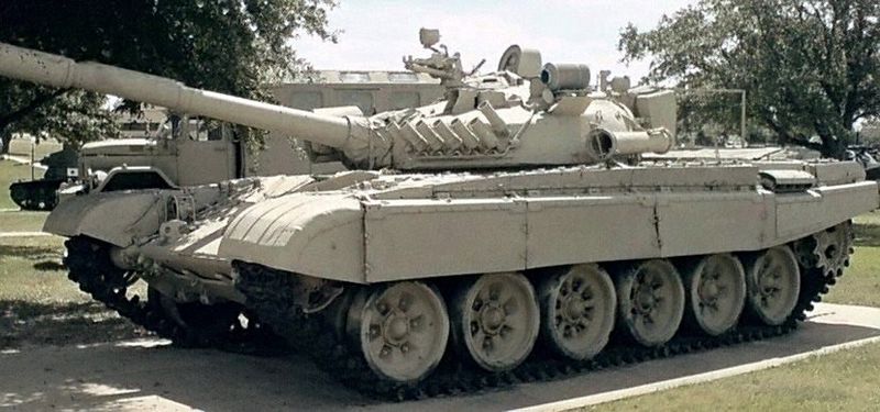 800px-T-72-Fort_Hood.jpg