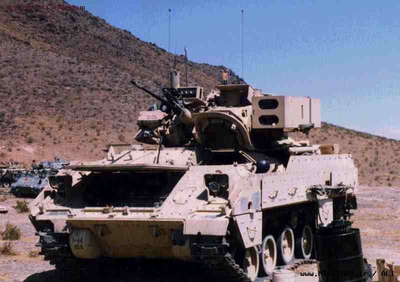 خودروی دفاع هوایی M6 Linebacker 1