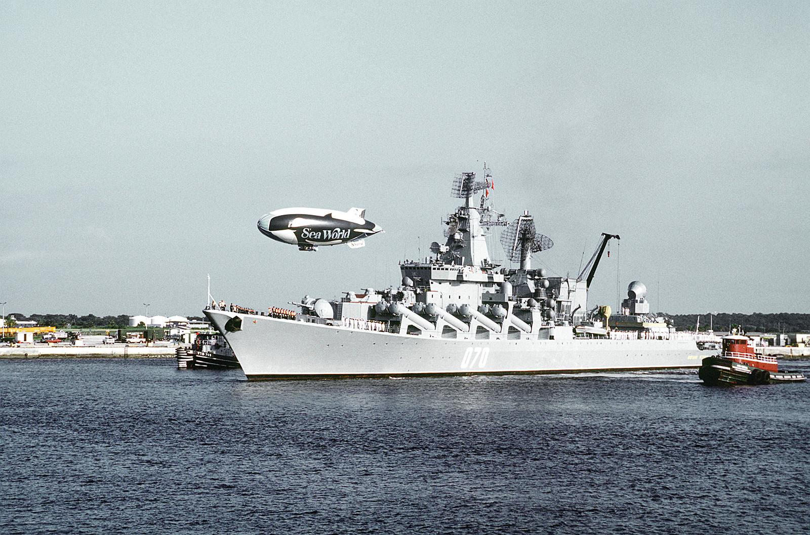 http://gallery.military.ir/albums/userpics/Marshal_Ustinov_9.jpg