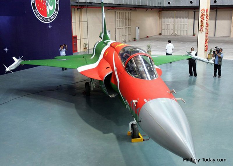 JF - 17 تندرجنگنده چند منظوره- تولید و ساخت مشترک پاکستان و چین 1